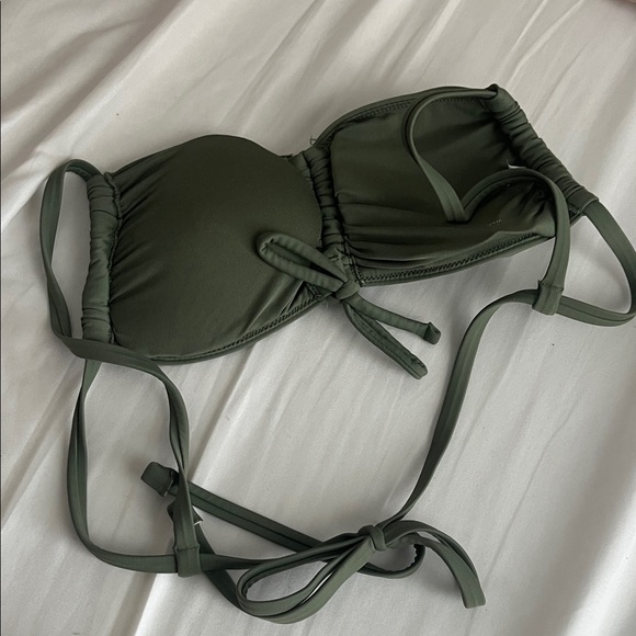 Green Ruched Bikini Top - Picture 2 of 3